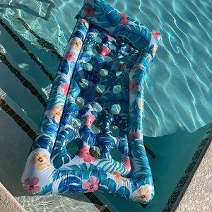 Inflatable pool floats raft